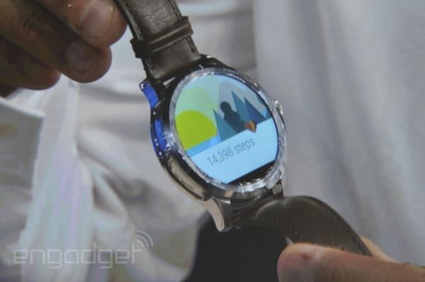 Fotografía - Intel y brevemente Fossil lucir un reloj desgaste Nuevo Android Con A (Rueda pinchada) Pantalla Ronda