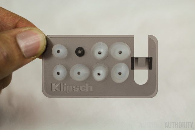 Klipsch x11i - Manos en AA 2014 auriculares-11