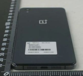 Fotografía - OnePlus no anunciadas 'E1005' aparece en la FCC