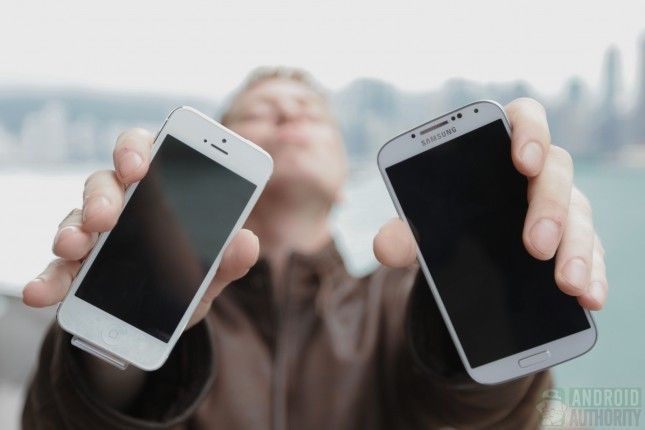 Galaxy s4 vs iPhone 5 prueba de caída (1)