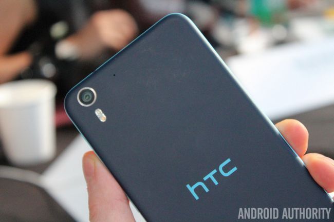 HTC Desire Manos ojo en Cerrar Ups -13
