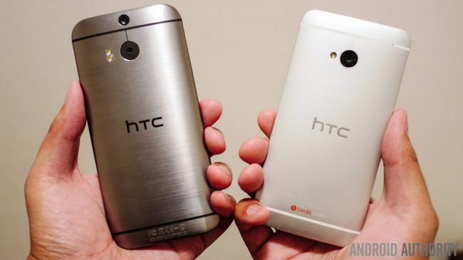 HTC uno m8 vs HTC uno m7 rápido vistazo aa mano (5 de 6)