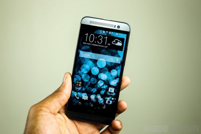 HTC uno E8 Review-1