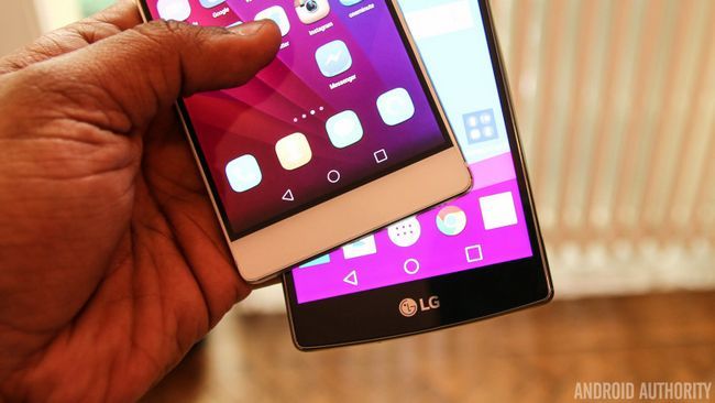 LG-G4-vs-Huawei-P8-5