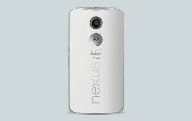 Como si el Nexus 6's alleged back wasn't busy enough -- let's add a Verizon logo in there...