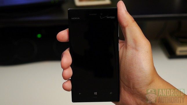Nokia Lumia 928 bis en la mano
