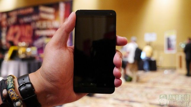 HTC uno sigilo Negro 1 1600 aa
