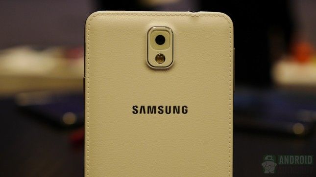 ¿Ha escuchado Samsung nuestras solicitudes de materiales de mayor calidad? En una palabra, sí.