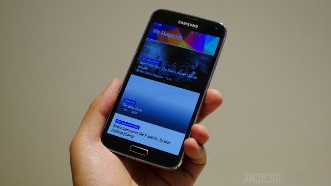 Manos Samsung Galaxy S5 en MWC 2014-1160058