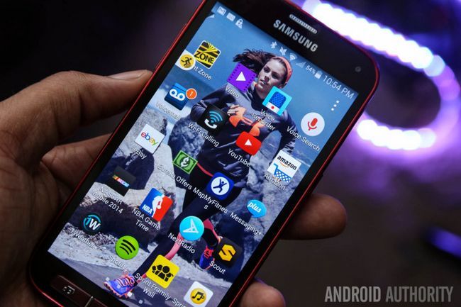 Samsung Galaxy S5 Sport Review Borgoña-7