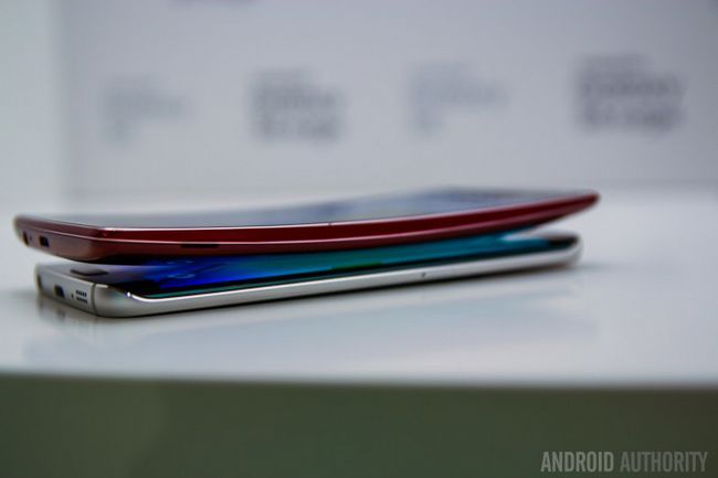 Fotografía - Samsung Galaxy S6 Edge vs LG G Flex 2 vistazo rápido