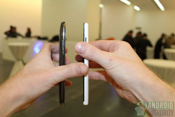 Oppo Encuentra 5 vs Galaxy Note 2 side_600px