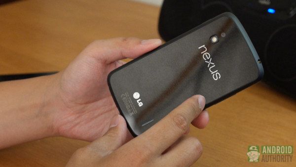 Sony Xperia Z vs Google Nexus 4 bis (10)