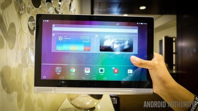 Fotografía - Tablet Yoga 2 Pro práctico: pantalla de 13 pulgadas, un subwoofer y un pico-proyector!